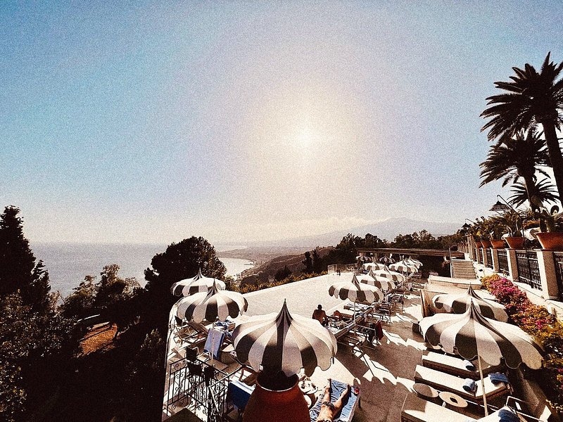 Piscina del San Domenico Palace en Sicilia, Italia