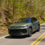 El Volkswagen ID. Buzz llega a la gran pantalla en “¿Está encendida esta cosa?”, de Bradley Cooper »